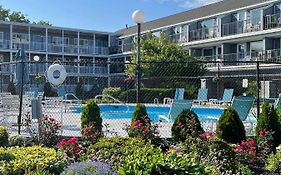 The Grand Beach Inn